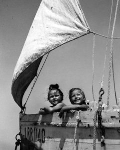 Les petites filles bateau